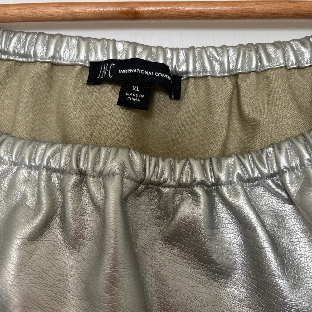 INC NWT Shiny Silver Metallic One-Shoulder Top - Picture 3 of 13